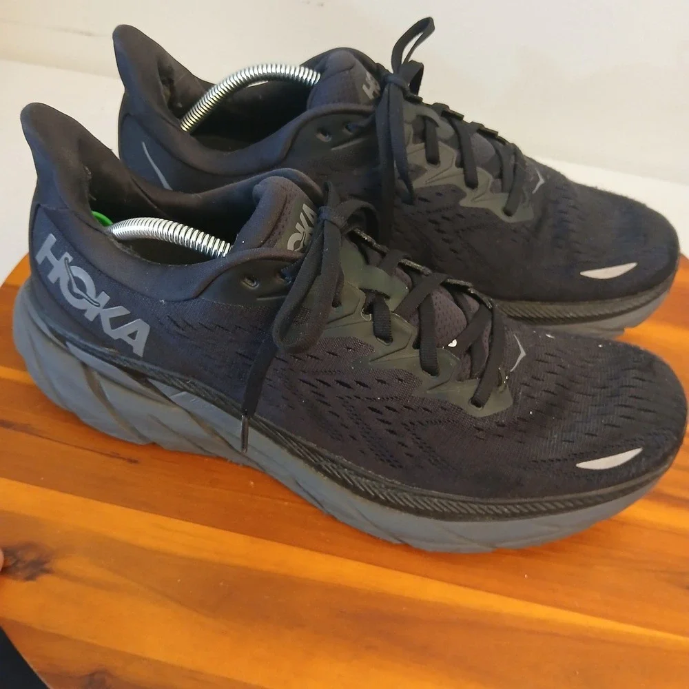 Hoka One One see images